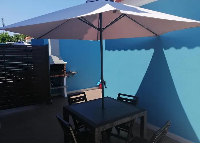 Lisbon Beach Apartments 8